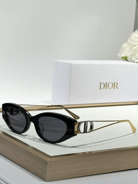 Picture of Dior Sunglasses _SKUfw76324730fw
